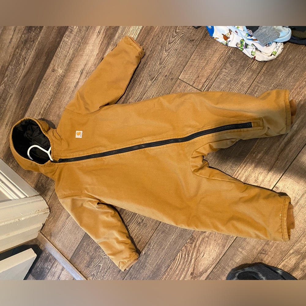 Carhartt kids cold weather suit. Very good condition.